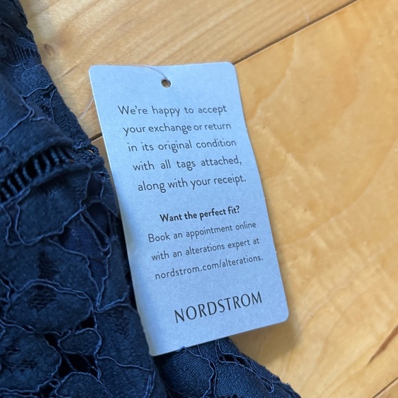 ASTR the Label Lace V-Neck Cocktail Dress Womens Medium New With Tag Navy Blue - Picture 5 of 7